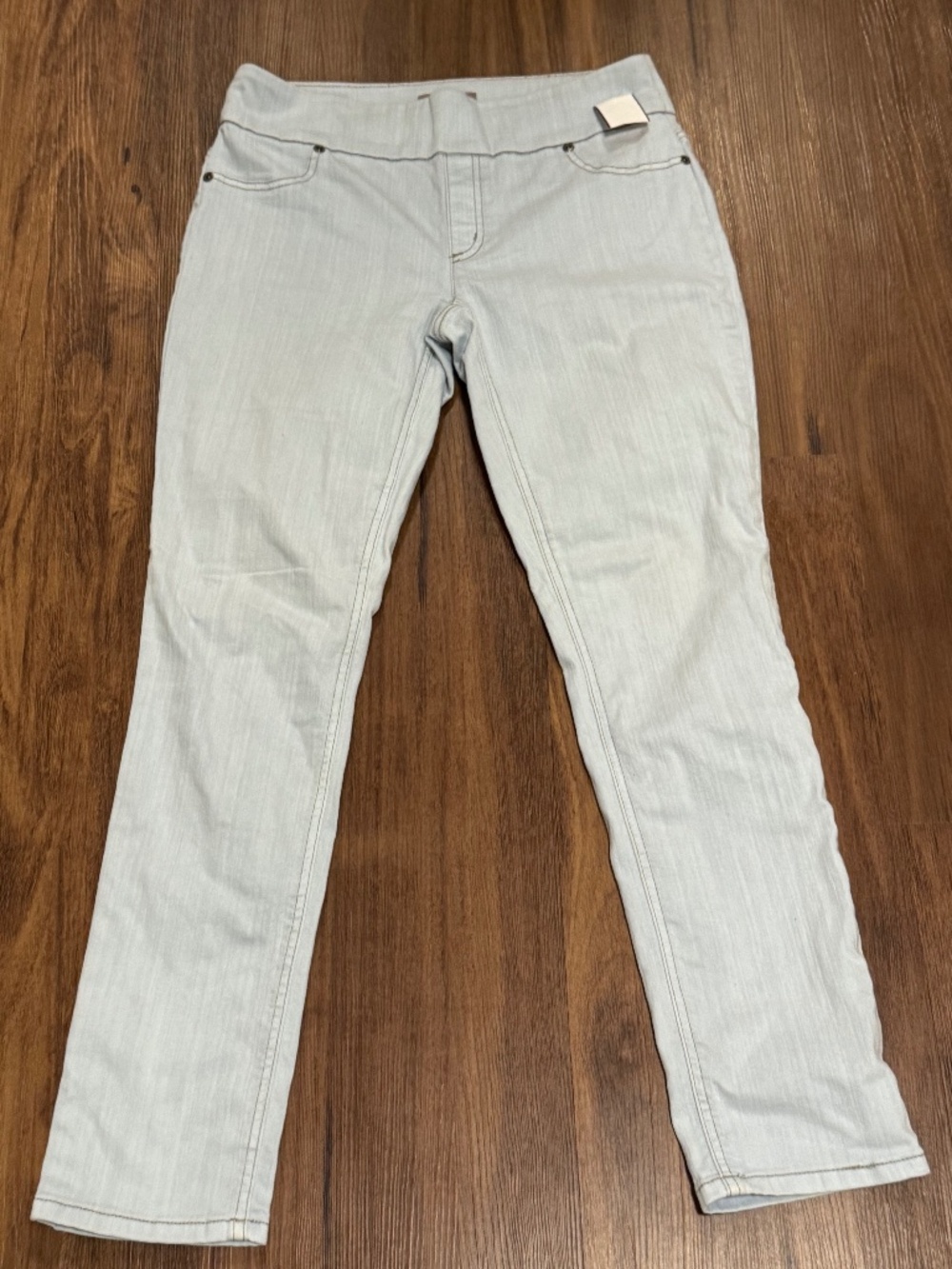 Chico’s Pull Ons Stretch Jean Pants